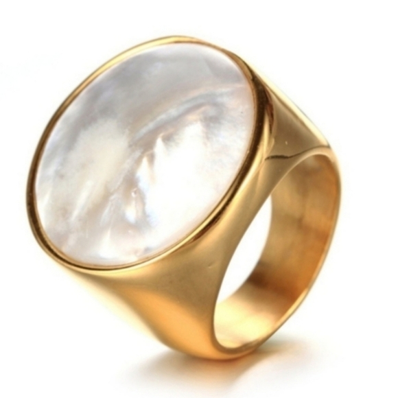 Redvelvetrebel Jewelry - Mother Of Pearl Titanium Gold Plated Chunky Ring